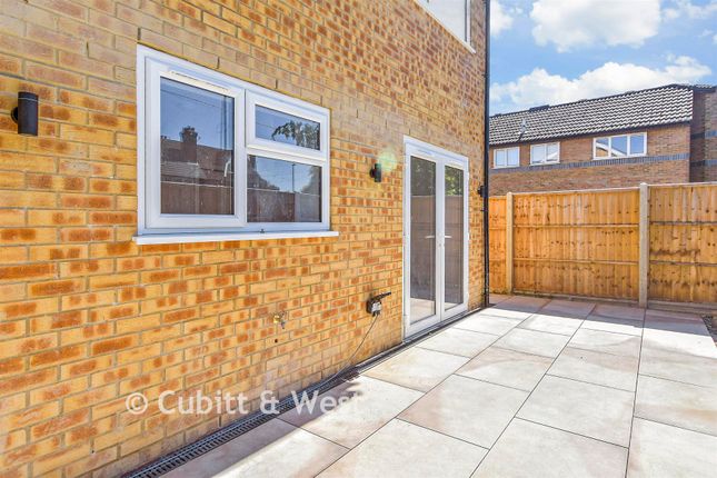 1A, Quarry Way, Horsham photo 2