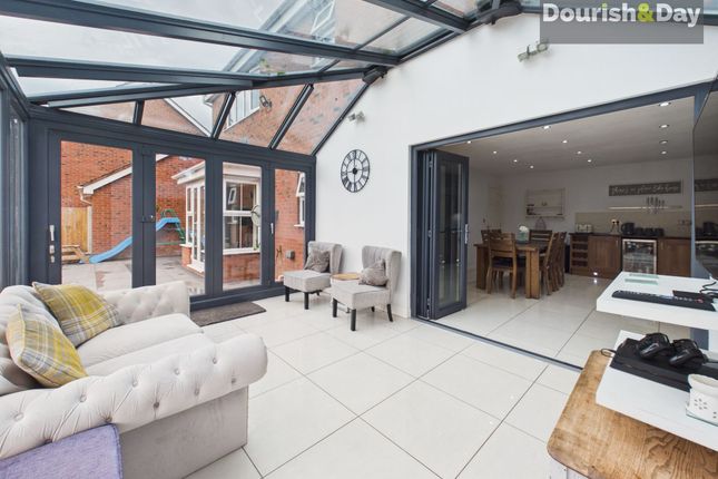 14 The Garthlands, Stafford photo 3