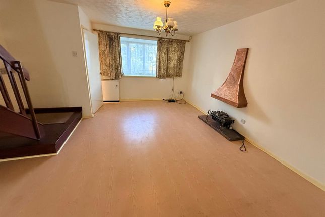 30, Addison Close, Manchester photo 2