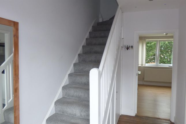 35, Kirby Estate, Bermondsey photo 5