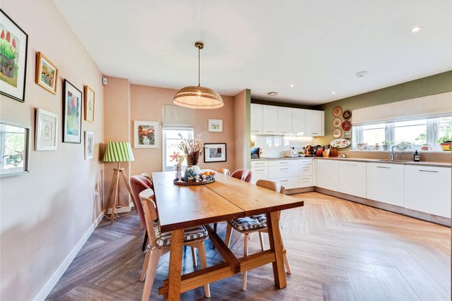 2, Wellington Way, Chipping Norton photo 2