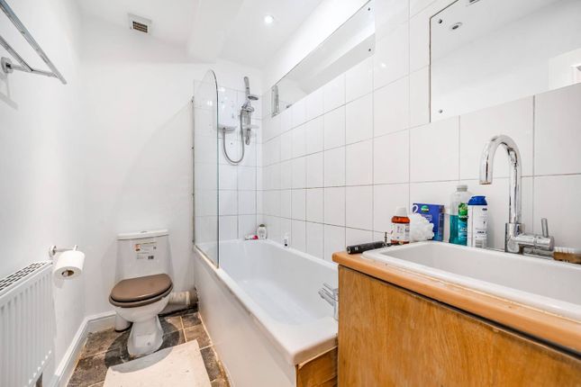 Flat for sale in Malvern Road, Maida Hill, London