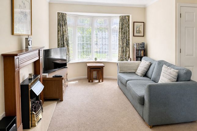 11, Warren Walk, Ferndown photo 4