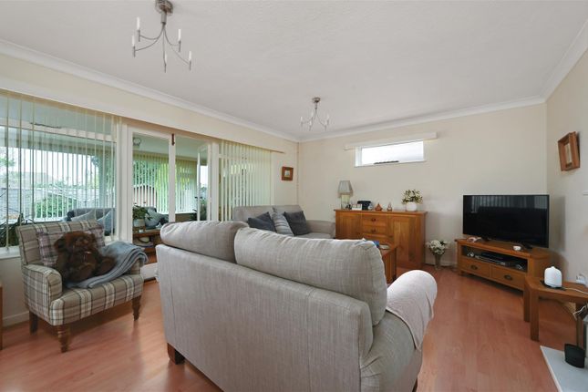 9, Saltdean Close, Bexhill-On-Sea photo 2