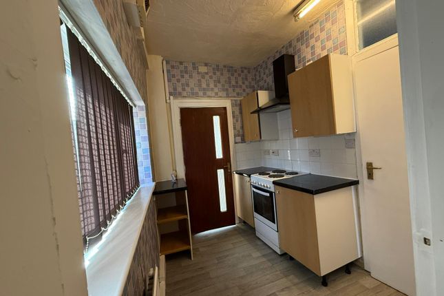 93, Mayfield Road, Oldham photo 4