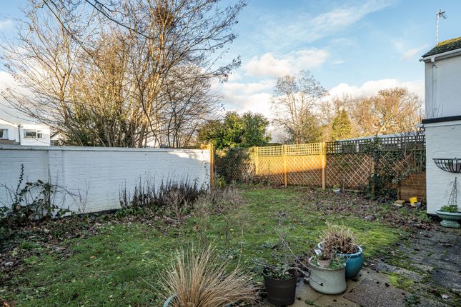 32, Coombe Drive, Addlestone photo 2