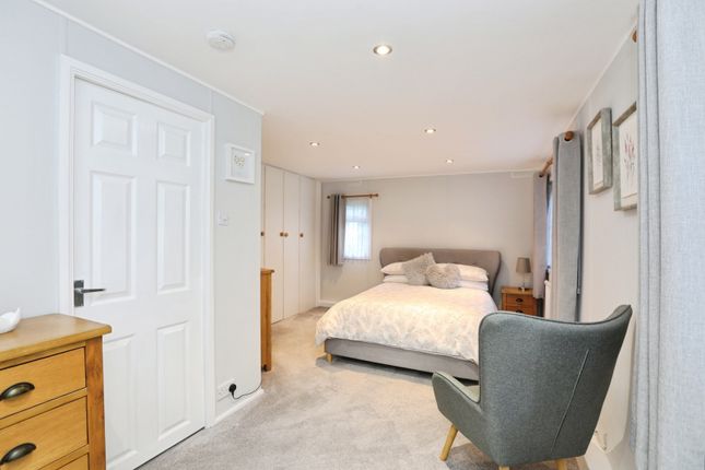 3, Partridge Place, Turners Hill photo 4