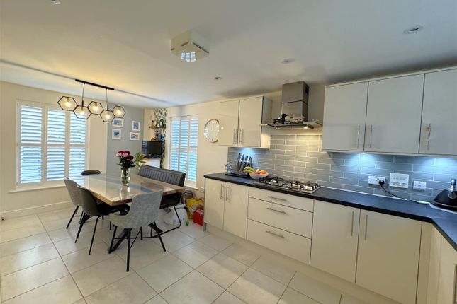 35, Greys Road, Weymouth photo 4