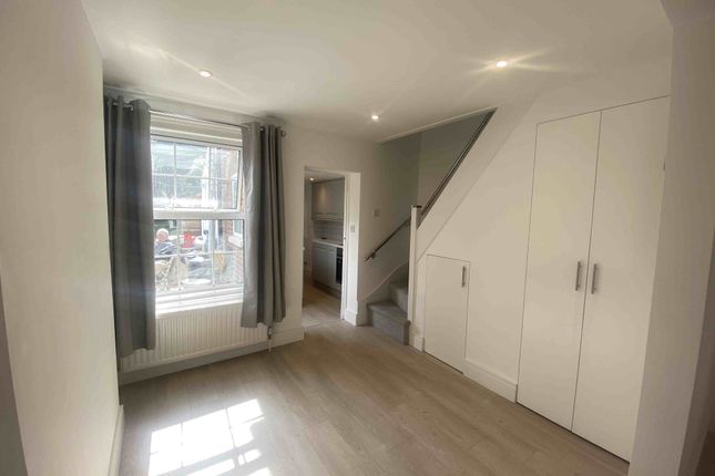 52, Park Road, Bushey photo 4