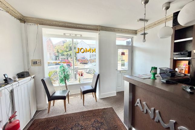 20, Woodgate, Leicester photo 2