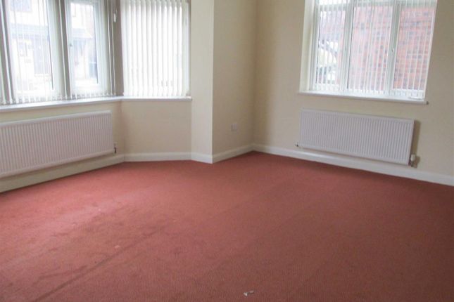 Flat 1, St Pauls Court, Wednesbury photo 3
