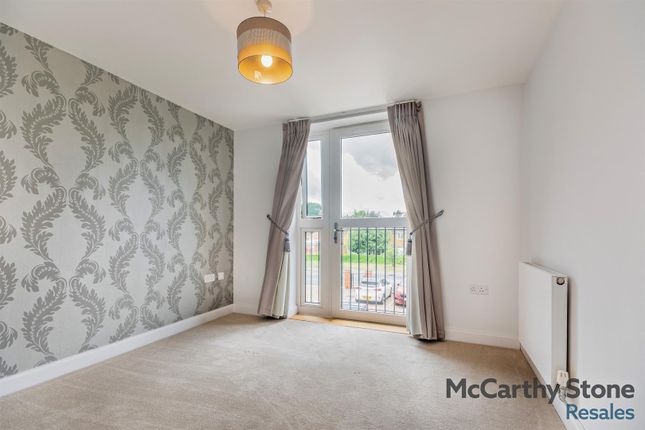4 Heathlands, Beaconsfield Road, Slough photo 4