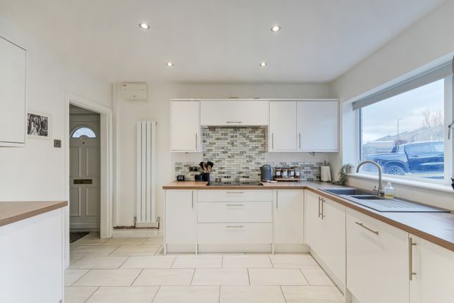 14, Windermere Avenue, Dronfield photo 4