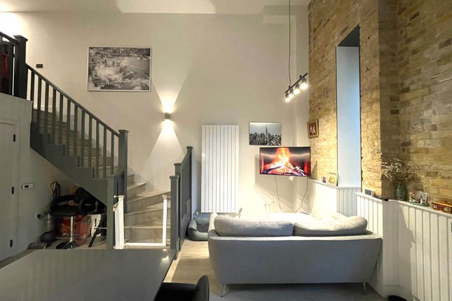 Mews house for sale in London