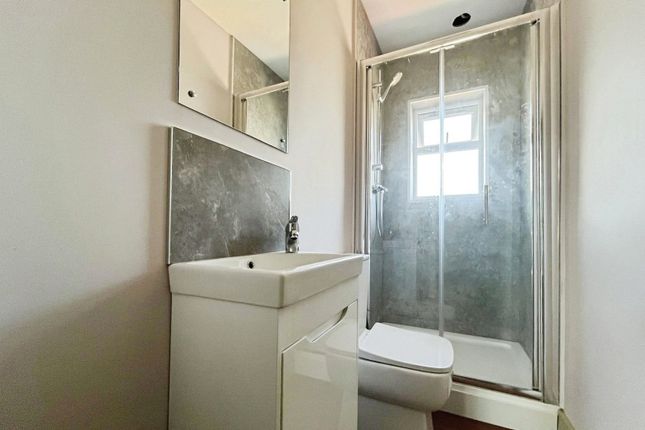 Room 6, 368, Church Road, Middlesex photo 3