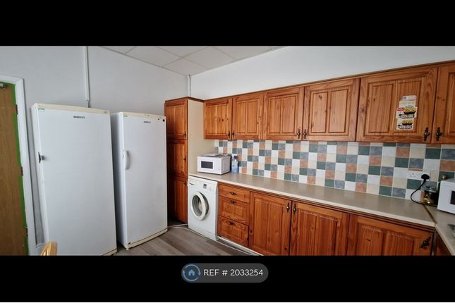 Room to rent in Elmfield Road, Doncaster