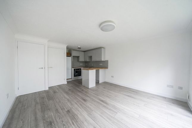Flat 18, Westridge Court, 30, Westridge Road, Hampshire photo 2