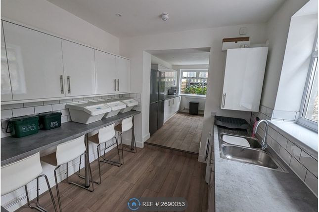6 Bedroom Terraced