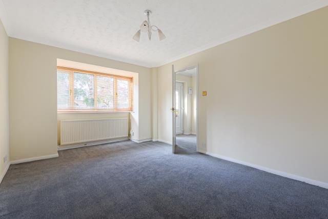 6, Burwell Meadow, Witney photo 4