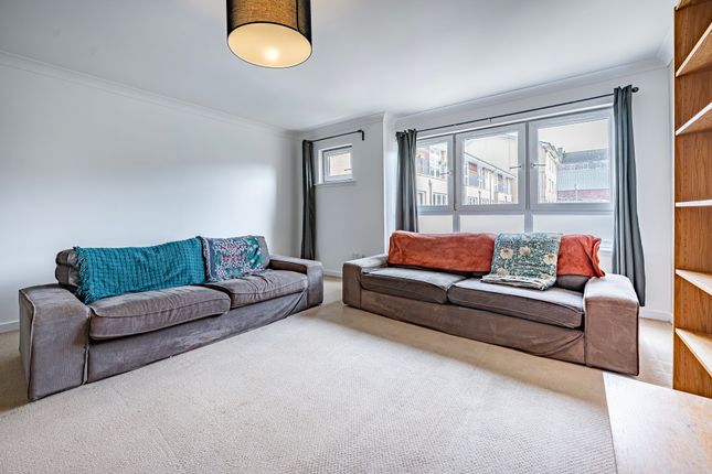 21 Whitehill Court, Dennistoun, Glasgow photo 4