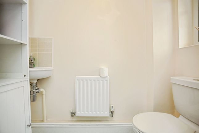 14, Izod Road, Rugby photo 4