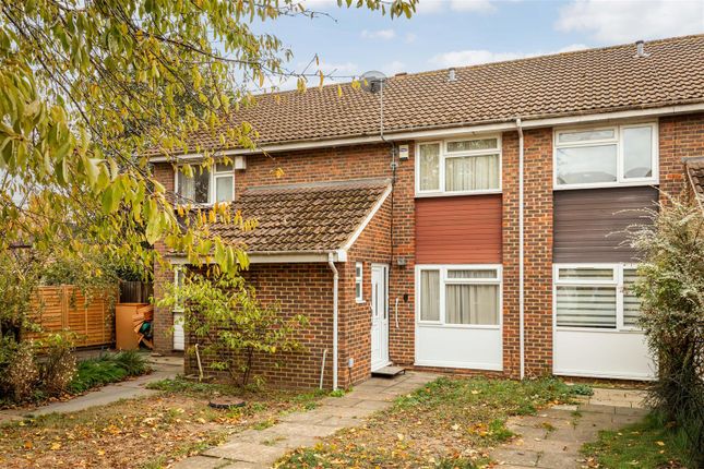 3-bed house on Aspen Close, London, £2,500/mo