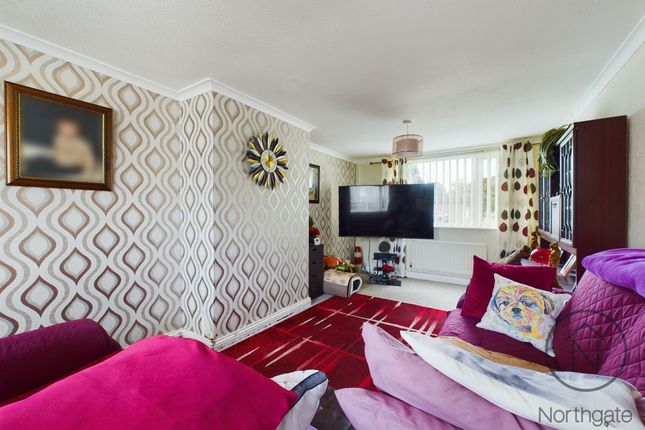 63 Eskdale Place, Newton Aycliffe photo 2