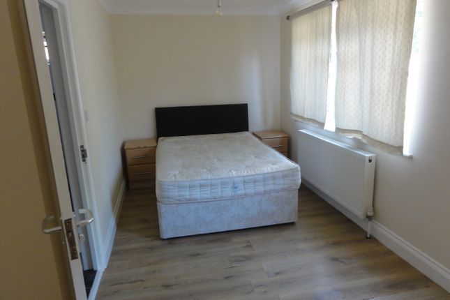 21A, Bulstrode Avenue, Hounslow photo 4
