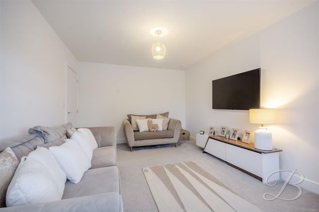 56, Waterfield Way, Mansfield photo 3