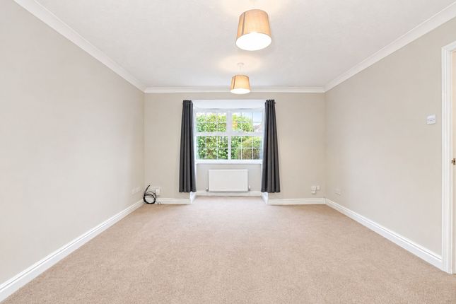7 Pond Close, Huntingdon photo 4