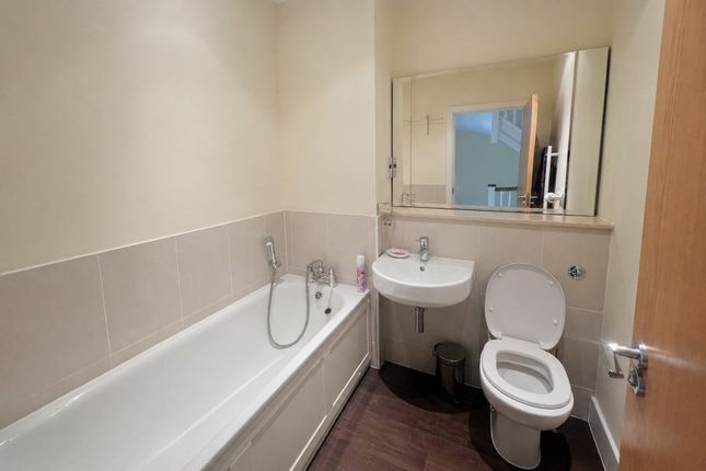 3 Downsedge Terrace, Epsom Road, Guildford photo 5