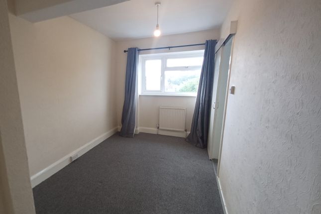 8, Paignton photo 2