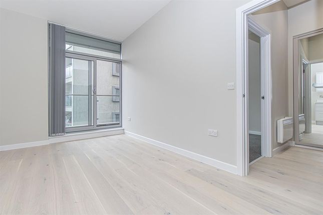 Thumbnail Flat to rent in Commercial Road, Aldgate Triangle