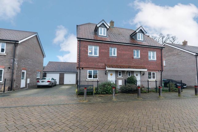 Thumbnail Semi-detached house to rent in Ringley Road, Horsham