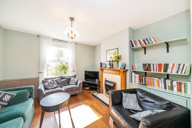 76, Crescent Road, London photo 2