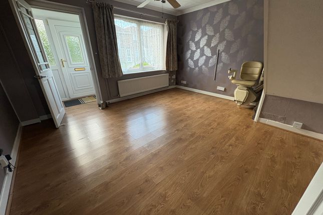 29, Pyhill, Peterborough photo 2