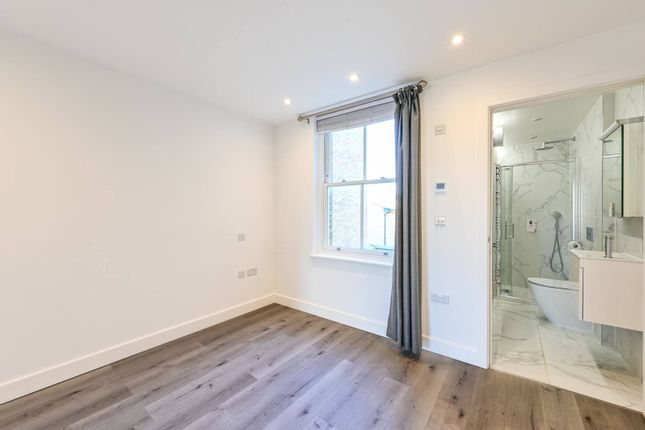 Flat to rent in Fortess Road, Kentish Town, London