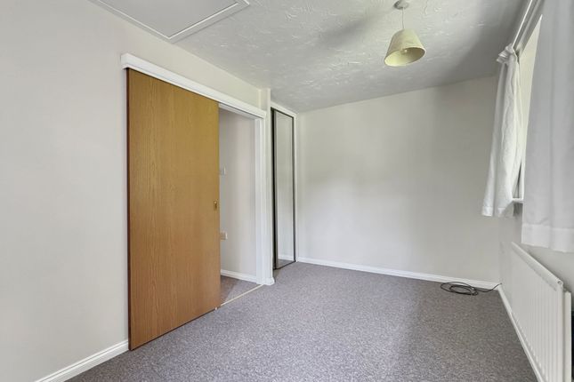 30 Elmers Lane, Ipswich photo 5