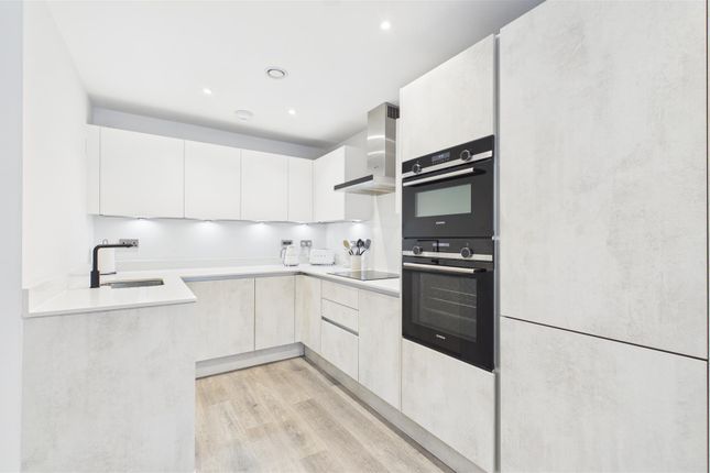 13 Tallow Wharf, Bircherley Green, Hertford photo 2