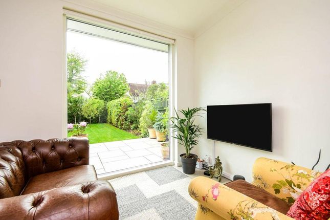 47, Congreve Road, London photo 3