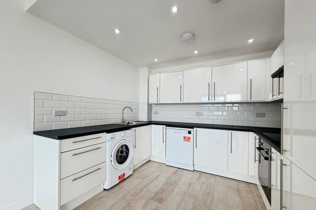 807, Peterborough photo 2