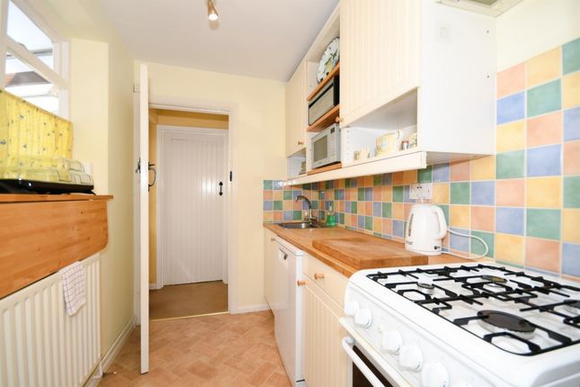 5, Stanedge Road, Bakewell photo 3
