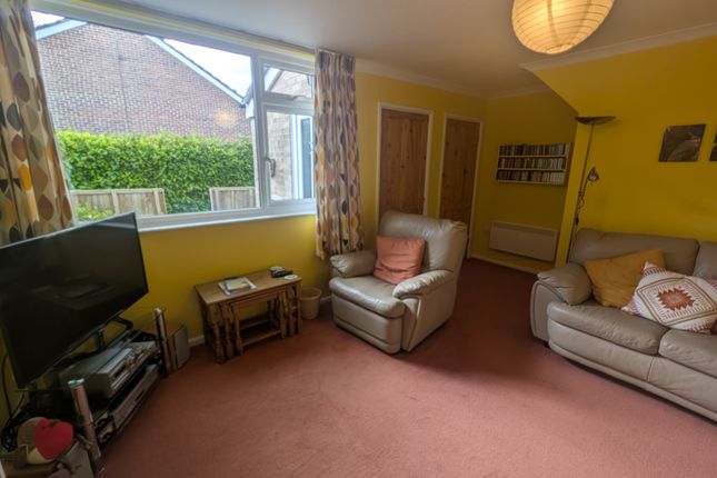 Armstrong Rise, Charlton Andover Hampshire photo 3