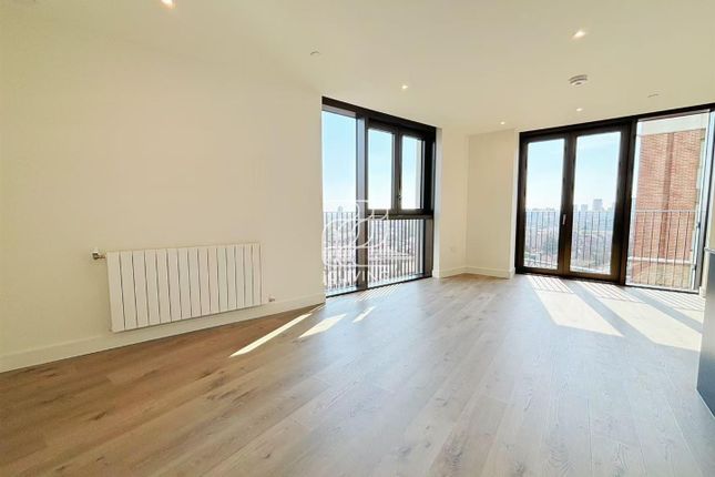 SY18 Apartment 903, Manera Point, 1 Affinity View, London photo 2