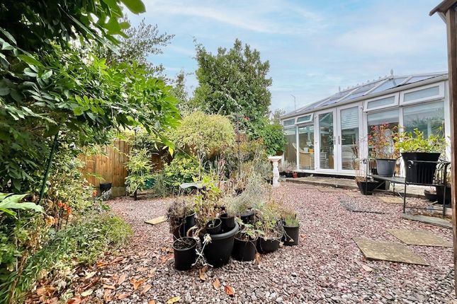 18 Kempton Grove, Stoke-On-Trent photo 4