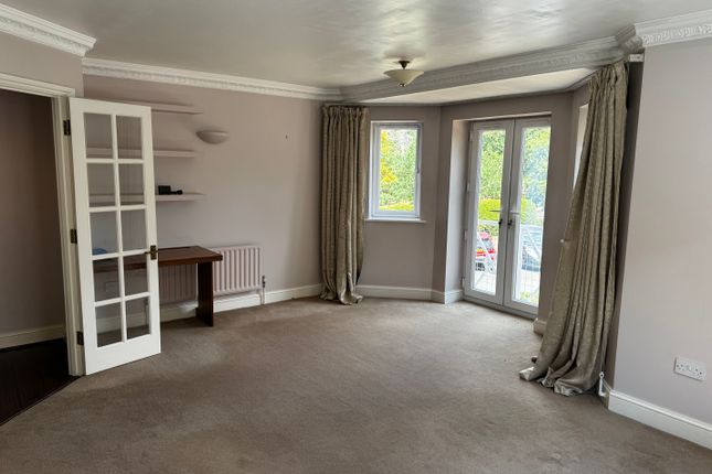 7, Trematon Place, Teddington photo 2