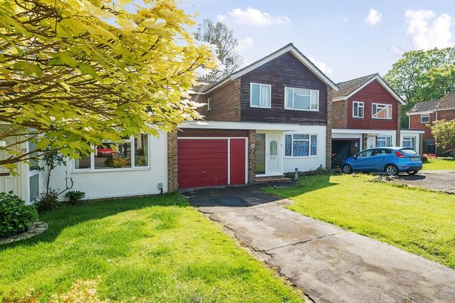 Link-detached house to rent in Charmwood Close, Newbury