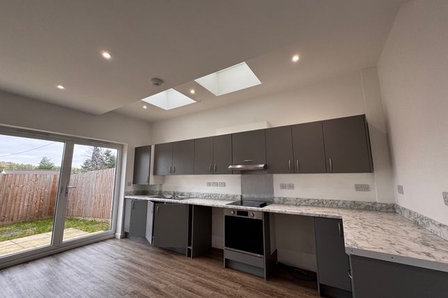 Flat 1  17A, Bear Close, Woodstock photo 2