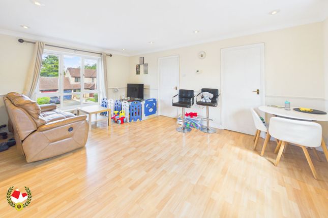 10 Coopers Elm, Gloucester photo 3