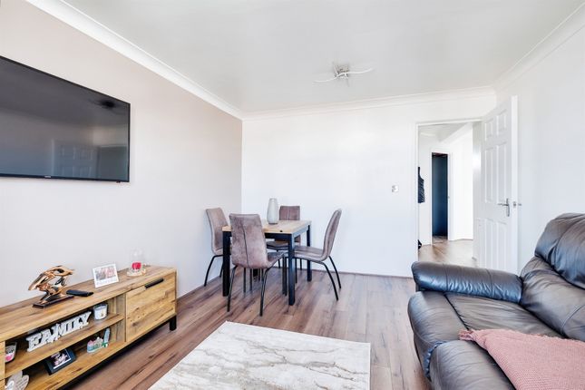 2-bed flat on Flat 33, Mazion, 351-353, Ringwood Road, Poole, £175,000